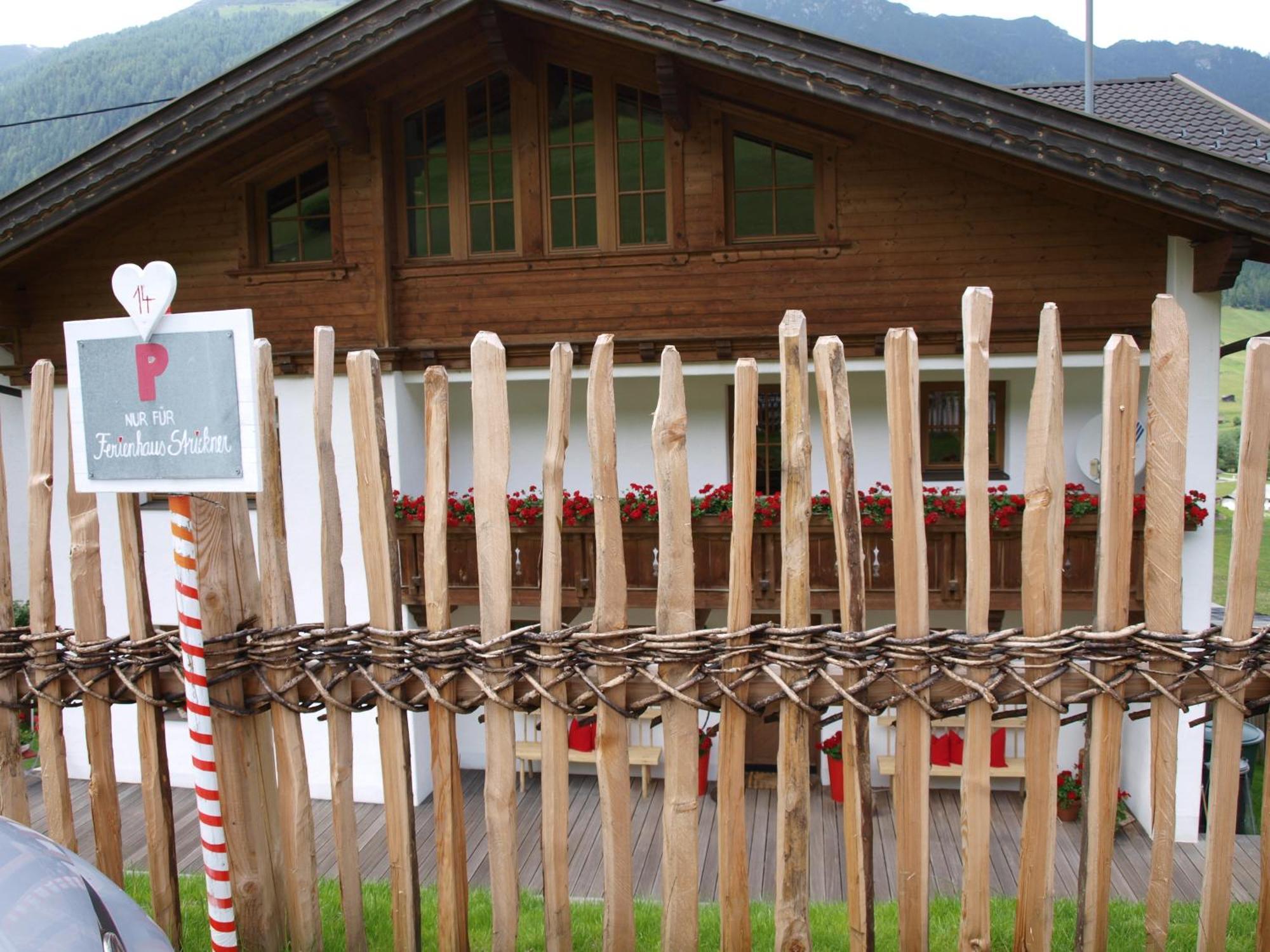 Alpenferienwohnung Strickner ノイシュティフト・イム・シュトゥーバイタール エクステリア 写真