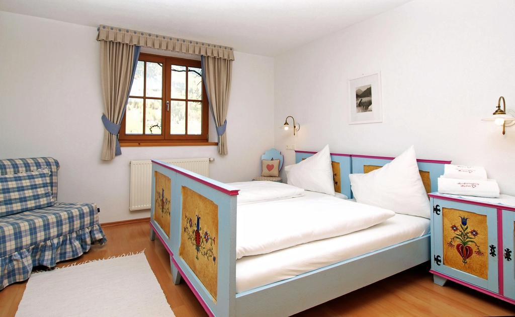 Alpenferienwohnung Strickner ノイシュティフト・イム・シュトゥーバイタール 部屋 写真